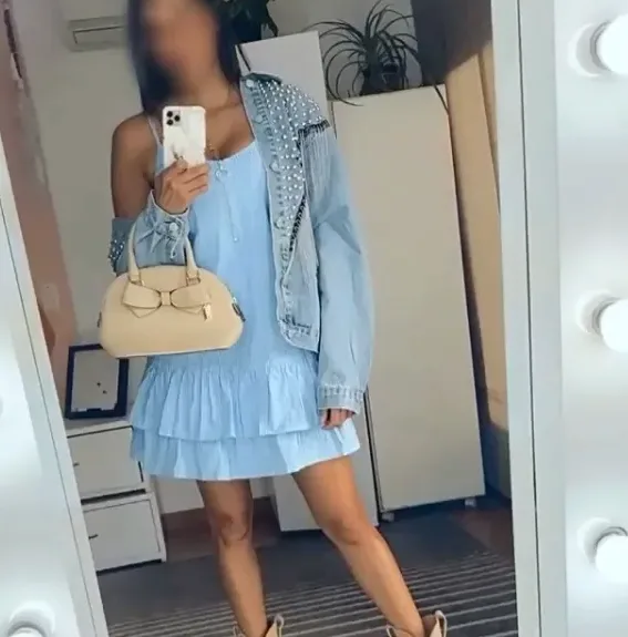 Amara, 40