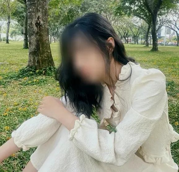 Claire, 20