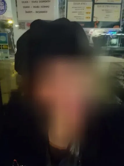 Ella, 35