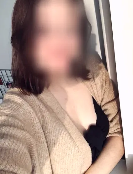 Ewa, 30