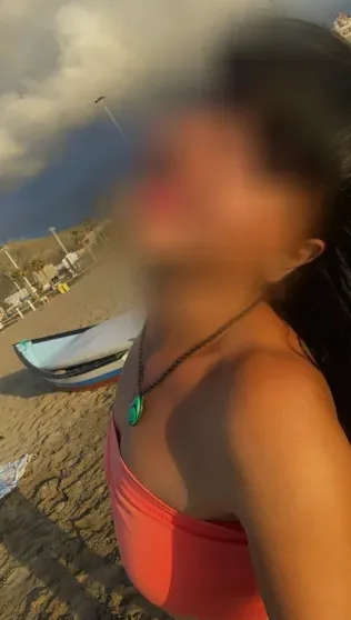 Julia, 34