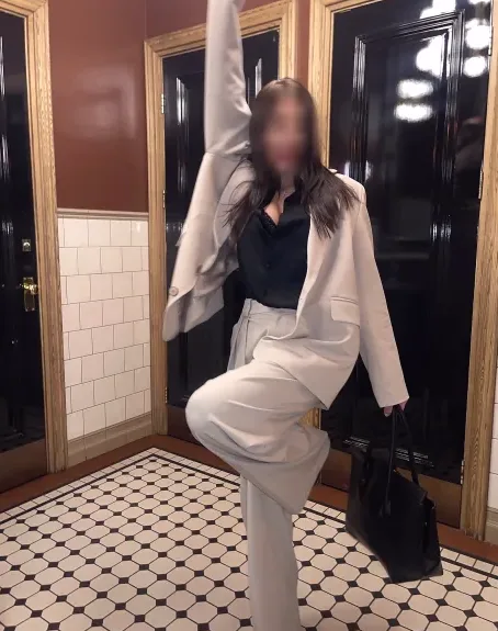 Leila, 29