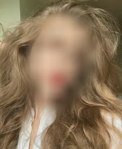 Nour, 20