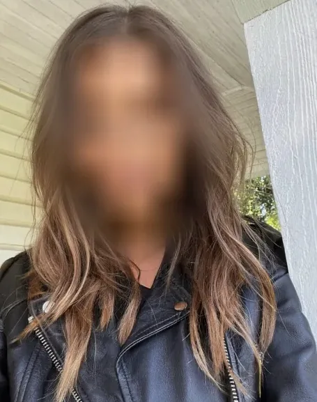 Rhian, 32