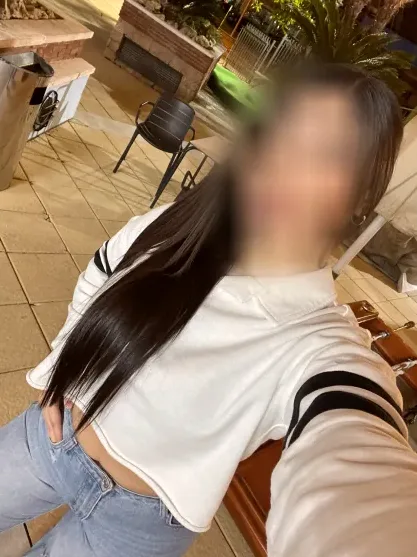 Skye, 24